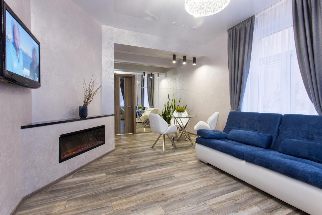New Luxury Apartment In The Center On Konstitution Square Kharkiv Exterior photo