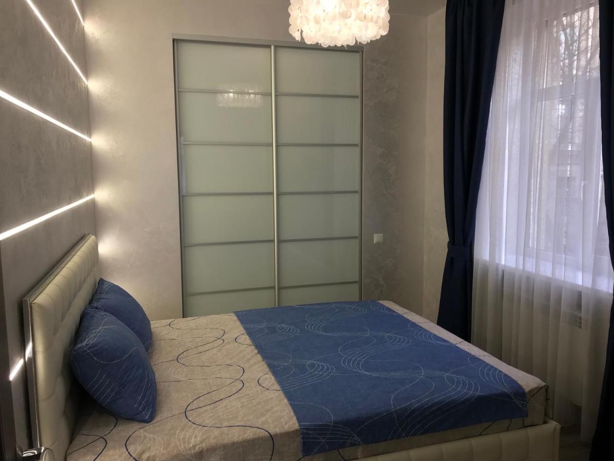 New Luxury Apartment In The Center On Konstitution Square Kharkiv Exterior photo