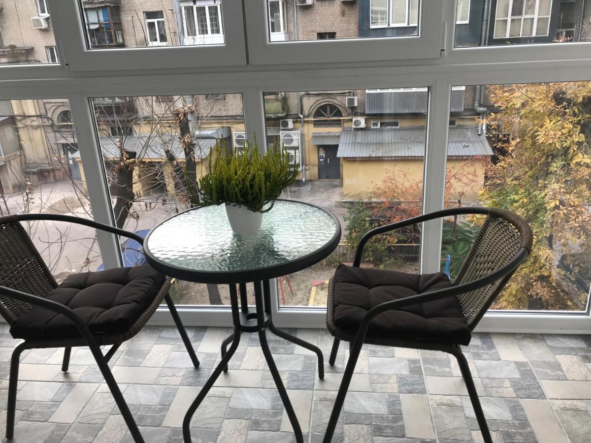 New Luxury Apartment In The Center On Konstitution Square Kharkiv Exterior photo