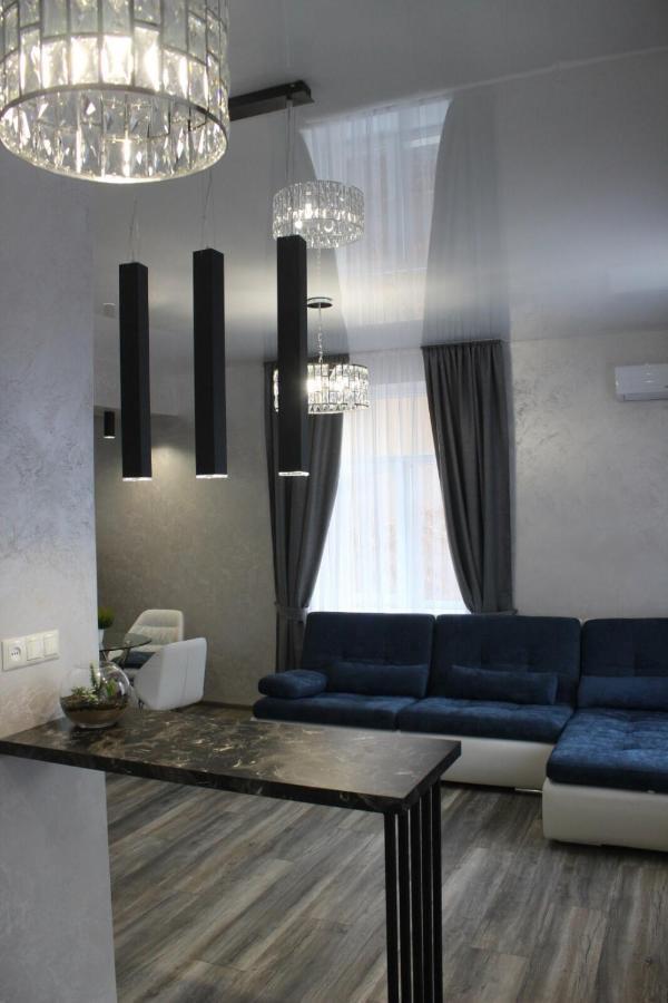 New Luxury Apartment In The Center On Konstitution Square Kharkiv Exterior photo