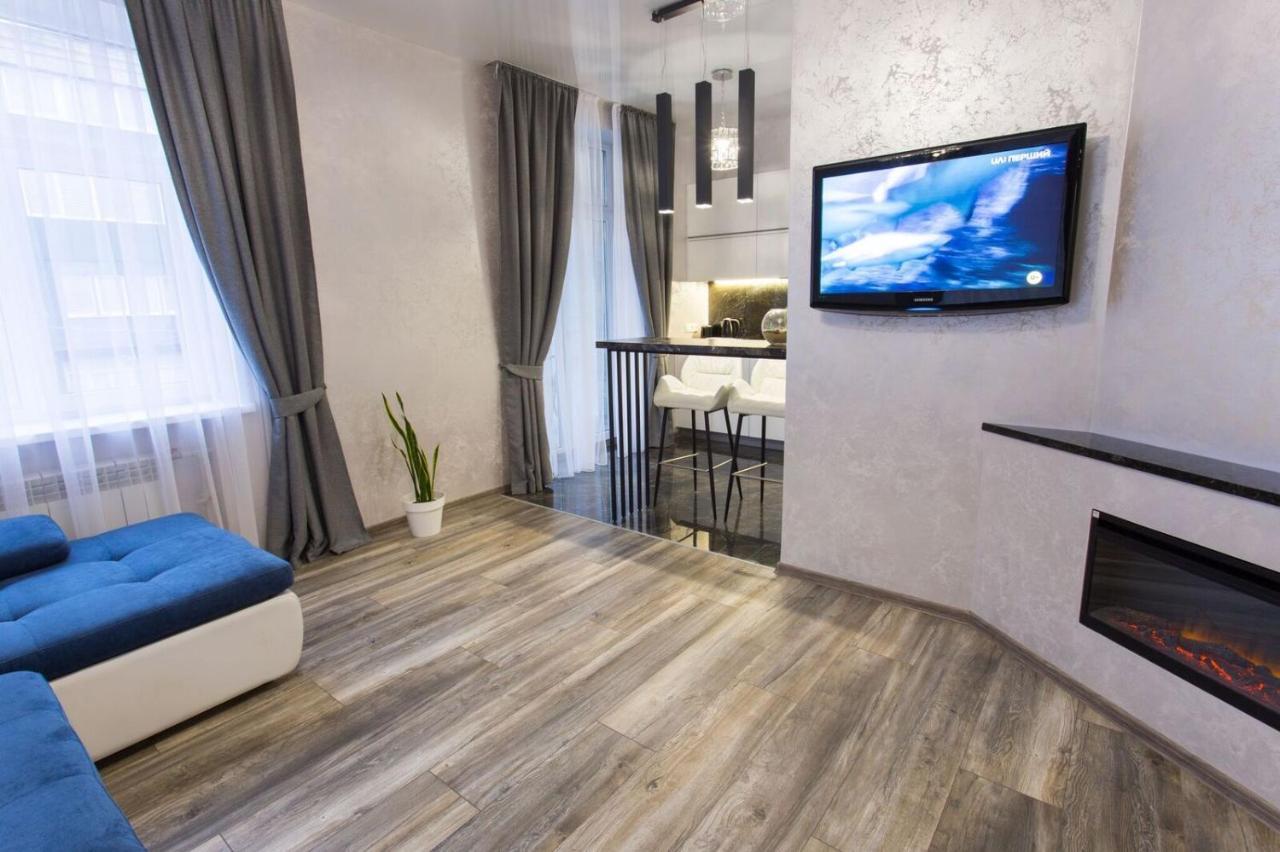 New Luxury Apartment In The Center On Konstitution Square Kharkiv Exterior photo