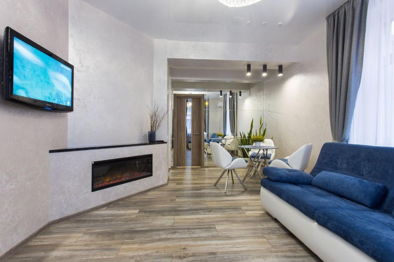 New Luxury Apartment In The Center On Konstitution Square Kharkiv Exterior photo
